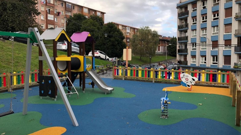 Remodelación de parque infantiles en Kabiezes y Mamariga