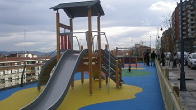 Santurtzi inaugura una zona de juegos infantiles en La Cerrada