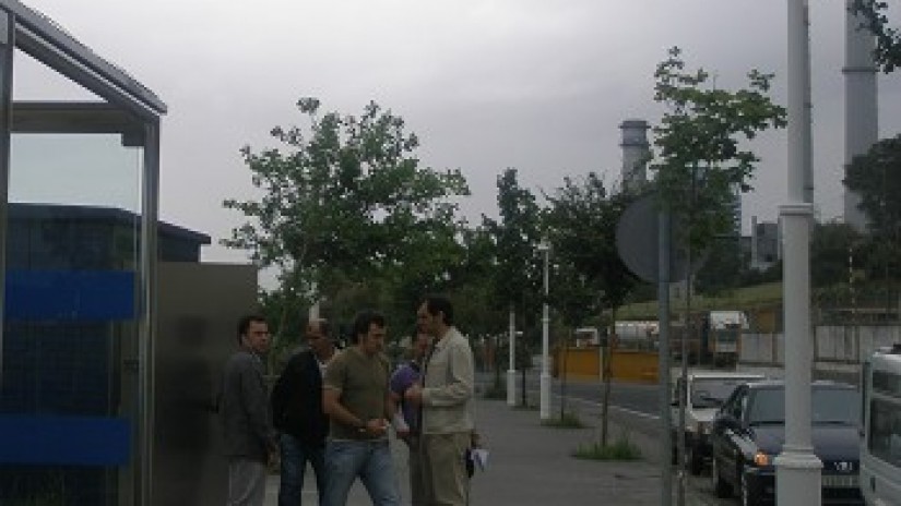 Mejoras de iluminación y mobiliario urbano en el paseo de Santurtzi a Zierbena