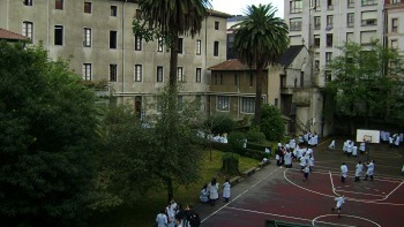 El Pleno ratifica la protección del colegio HIJAS DE LA CRUZ