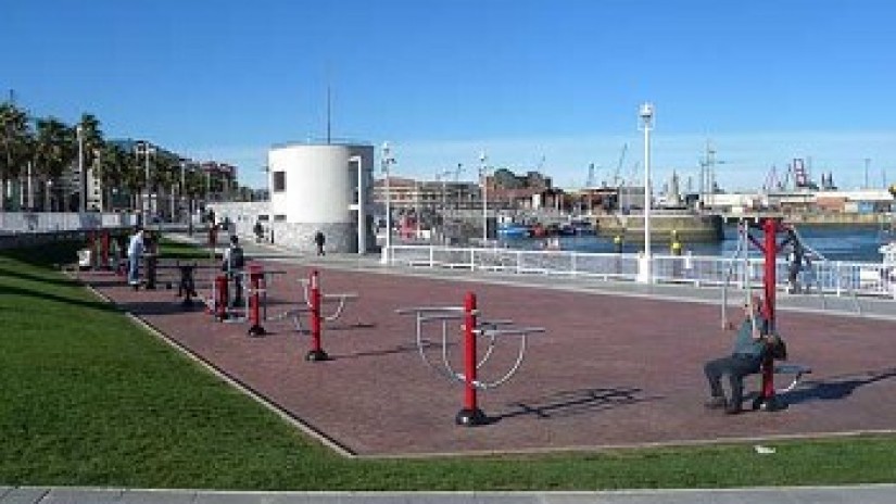 Tras la apertura estos días de tres nuevas zonas de juegos infantiles y una de fitness en Santurtzi, Kabiezes estrenará la suya en primavera