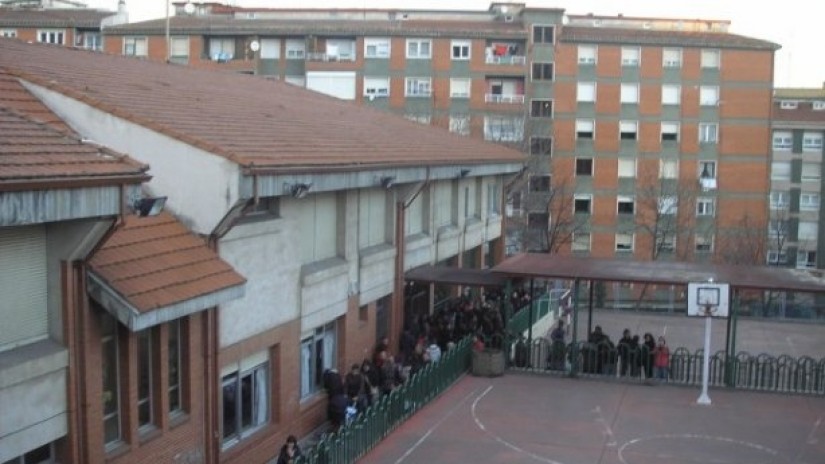 Padres del centro Serantes reclaman el plan de seguridad para el alumnado