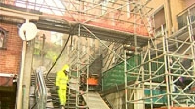 El Ayuntamiento de Santurtzi comienza las obras de instalación del séptimo ascensor urbano, en el Grupo Lapurdi