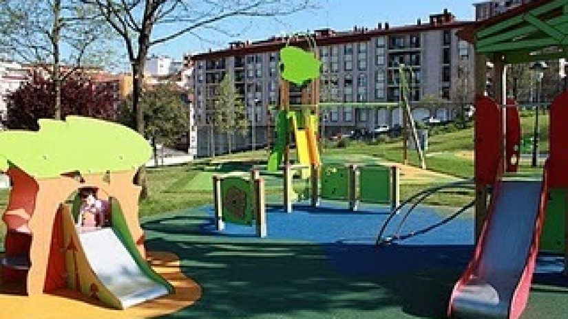 Nueva zona de ocio infantil en el parque de Ranzari de Kabiezes