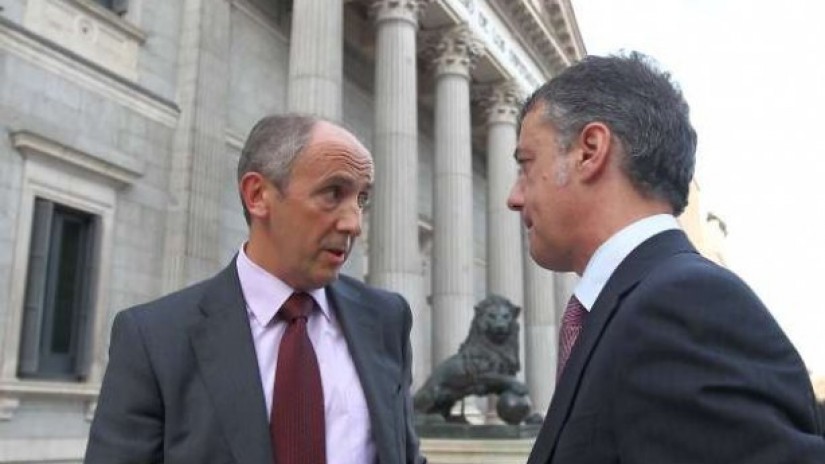 PNV y PSOE buscan dar el impulso final al traspaso de autopistas y trenes de cercanías