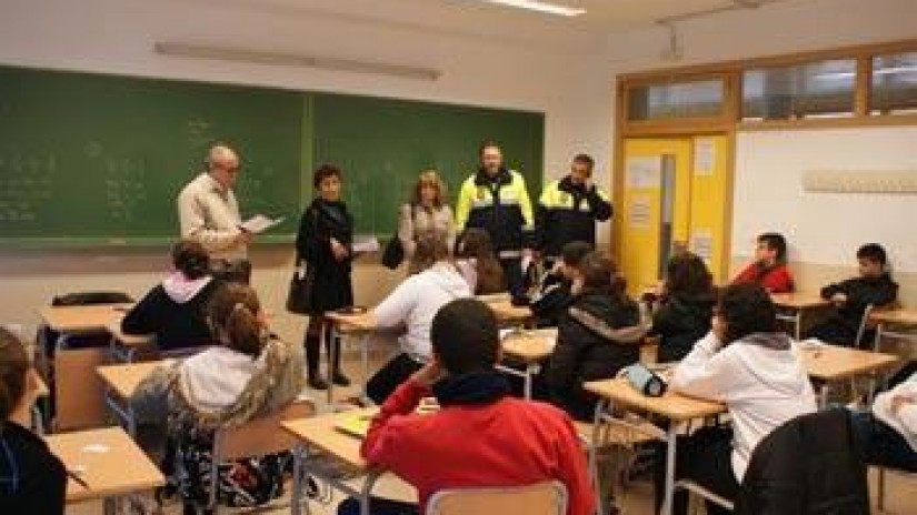 Más de 500 alumnos y alumnas participan en las charlas que imparte la figura del policía tutor en los diferentes centros escolares