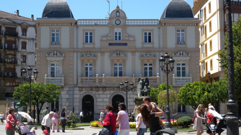 Santurtzi pone en marcha ayudas para que las empresas contraten a 37 santurtziarras y el Plan de Empleo culmina la contratación de 36