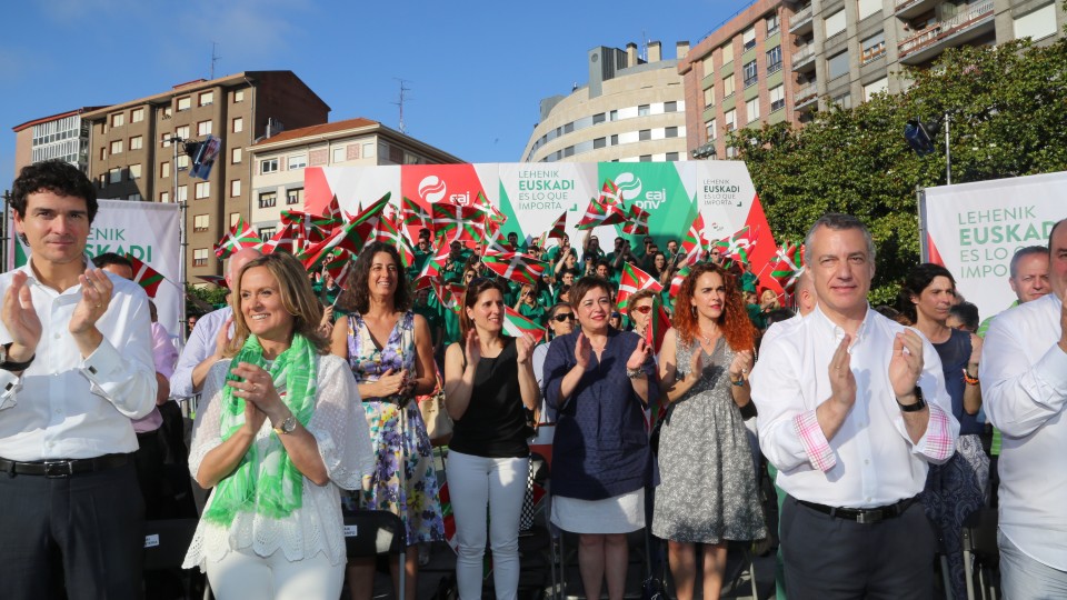 Acto en Barakaldo. Iñigo Urkullu, Andoni Ortuzar, Aitor   Esteban