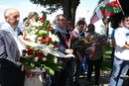 Homenaje a los gudaris, milicianos y mujeres de la Guerra Civil ante la escultura “Aterpe 1936 (La Huella)” de Artxanda