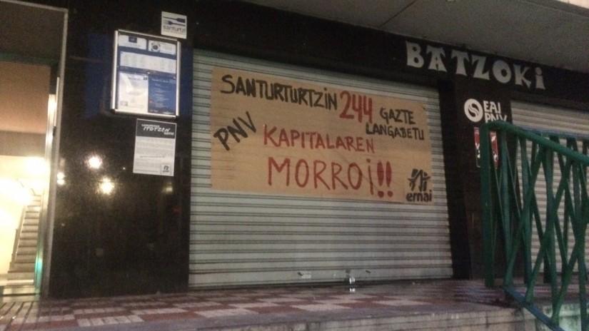 El BBB condena la colocación en el batzoki de Santurtzi de una pancarta insultante firmada por Ernai e insta a Sortu a que reprenda a la agrupación públicamente